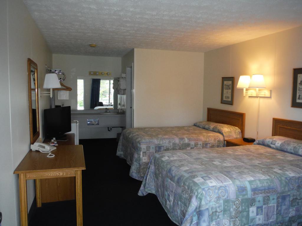 The Springs Motel Saratoga Springs Exteriör bild