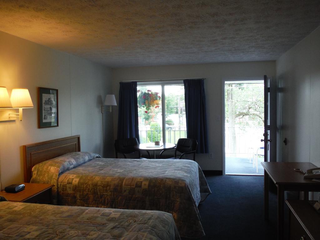 The Springs Motel Saratoga Springs Exteriör bild