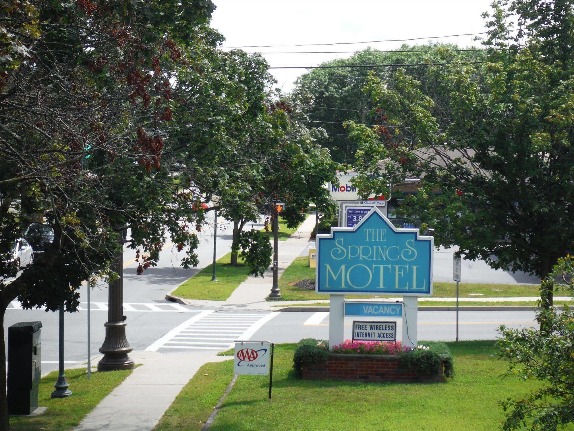 The Springs Motel Saratoga Springs Exteriör bild
