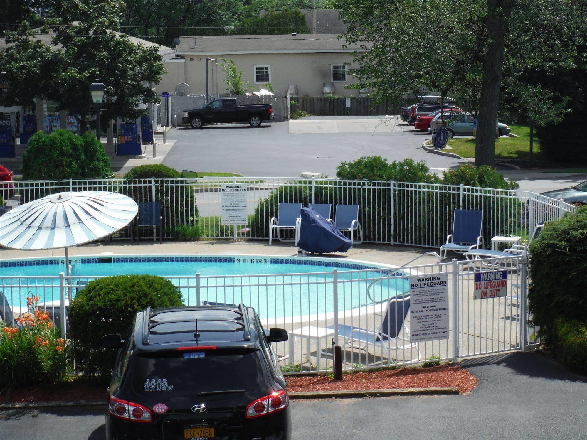 The Springs Motel Saratoga Springs Exteriör bild